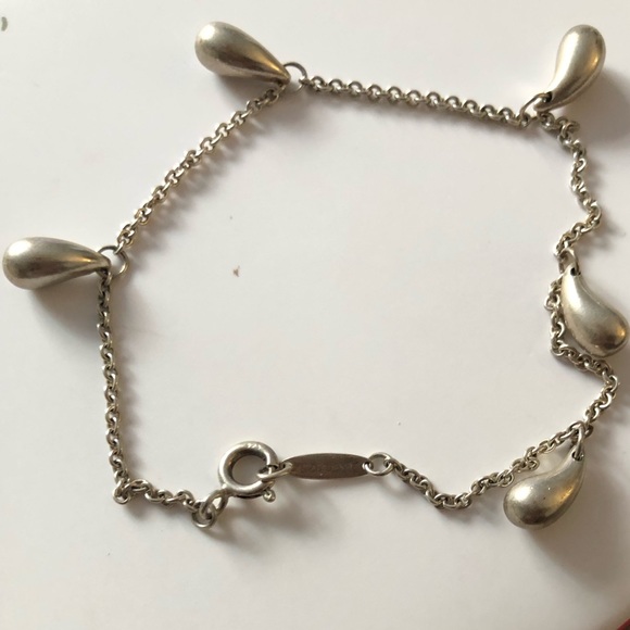 Tiffany’s teardrop bracelet - Picture 1 of 2